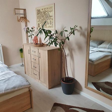 Moretti Apartman Apartment เอ็กเกอร์ ภายนอก รูปภาพ